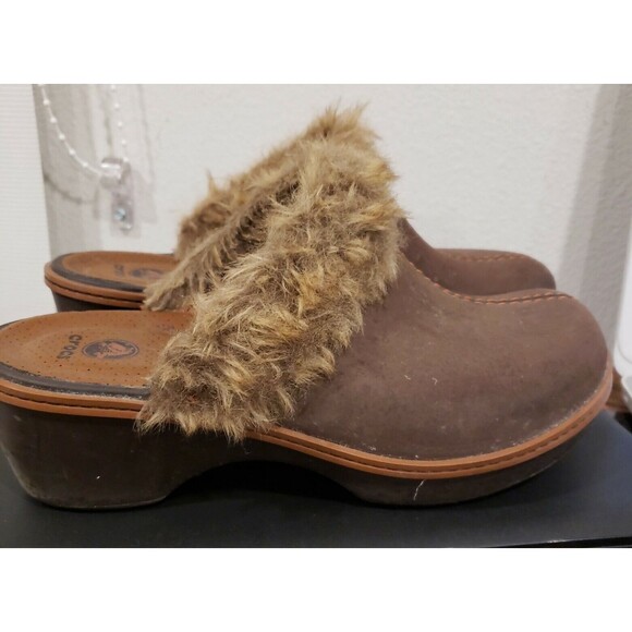 CROCS Faux Fur Tan & Brown Clogs Mules Slip On Shoes SZ 6 M  $89 C-8‎ - Picture 1 of 6